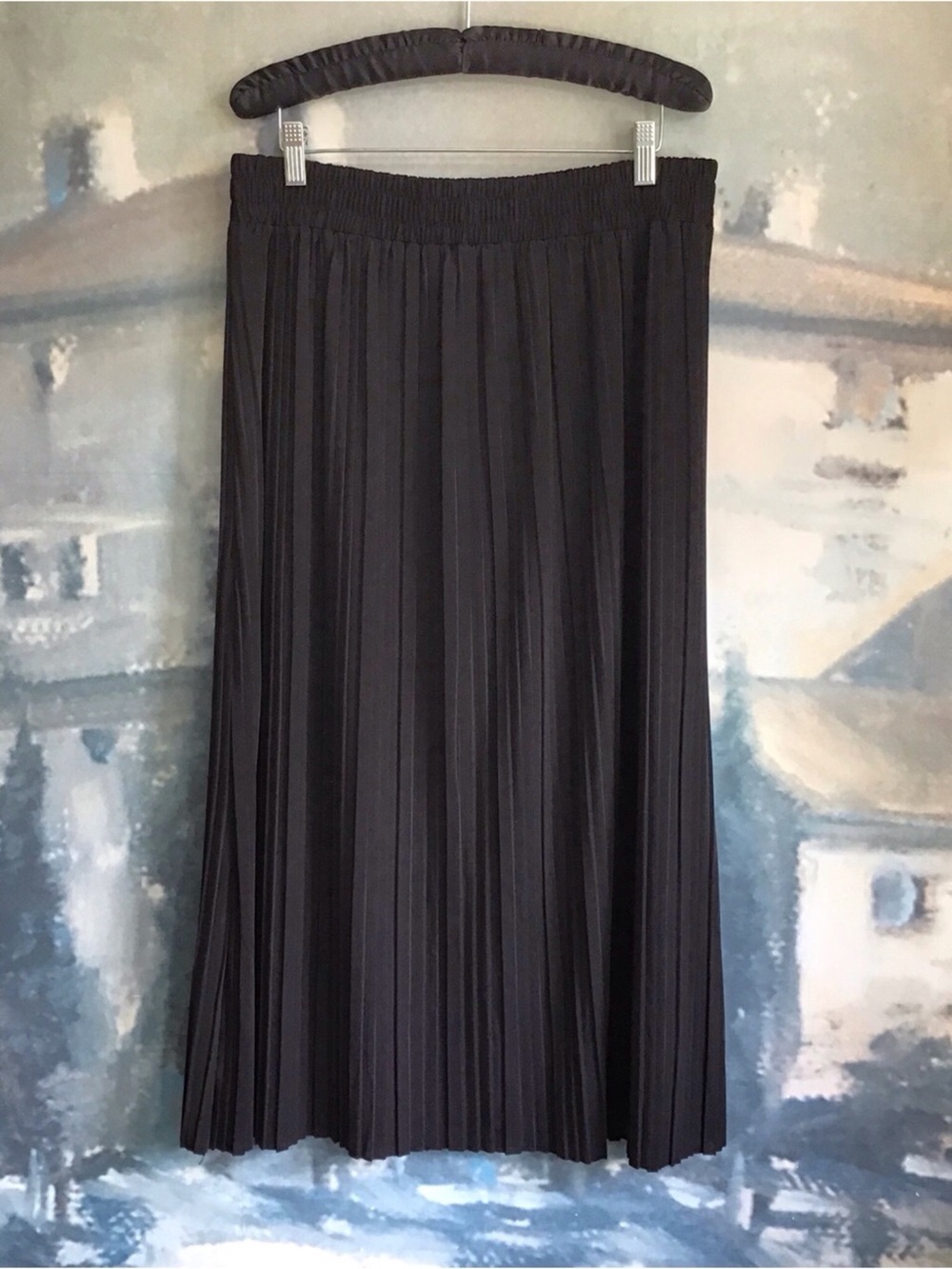 P.O.S.H. Black Pleated Midi Skirt Size Large Elastic Waist Polyester Blend